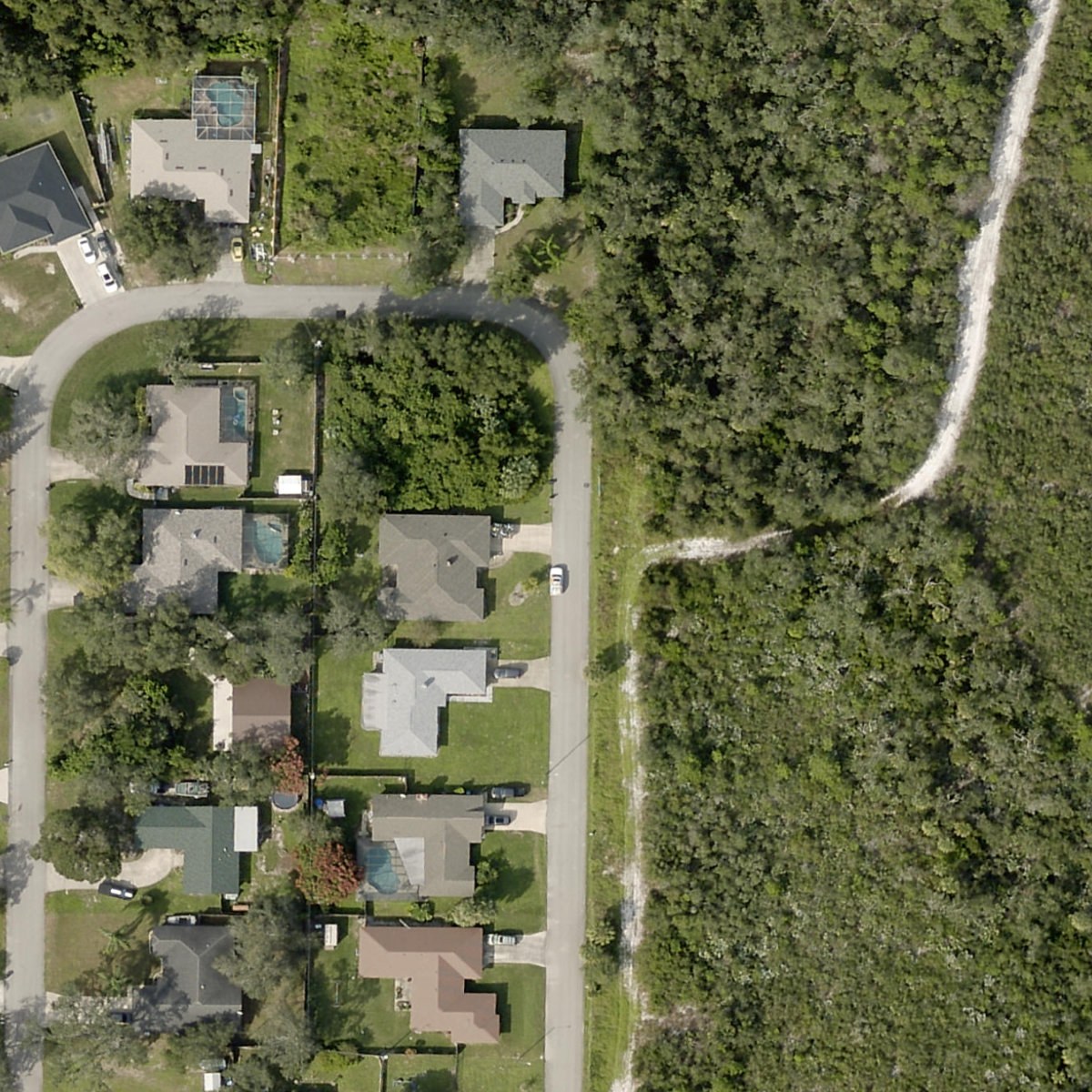 Esri World Imagery of the parcel context